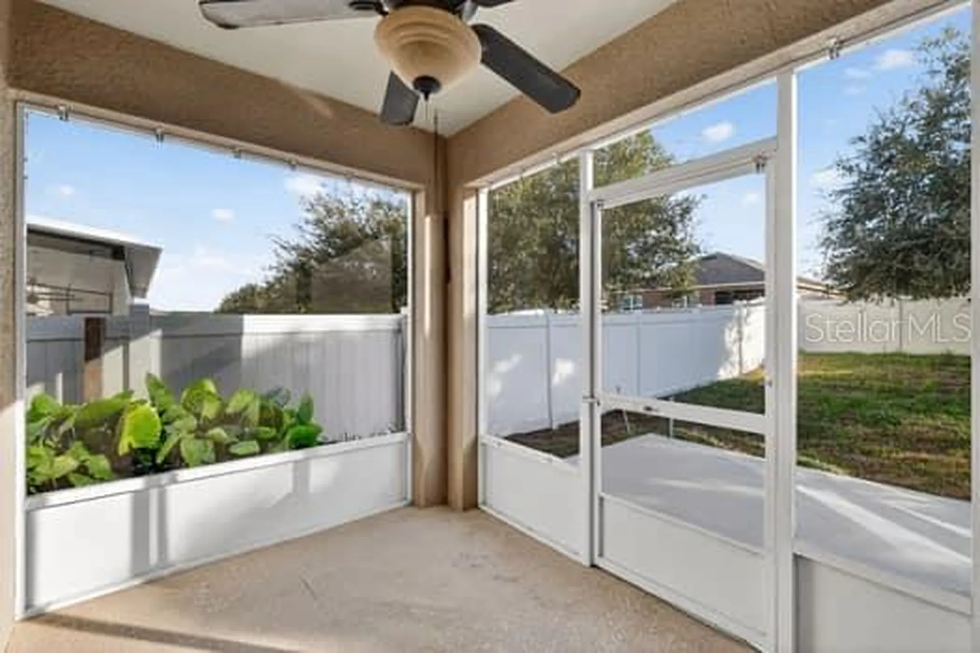 3471 Landing View Tavares FL 32778
