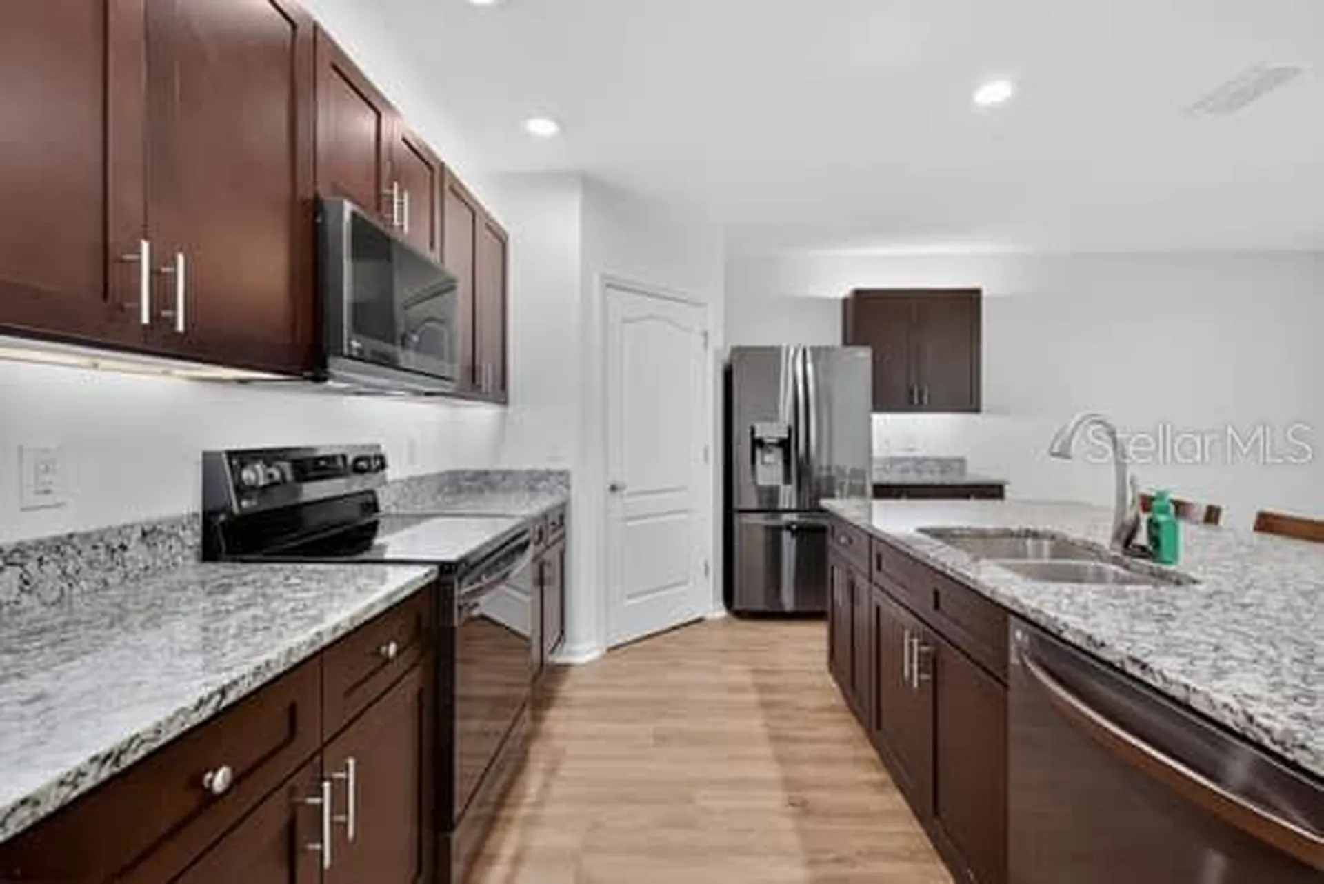 3471 Landing View Tavares FL 32778