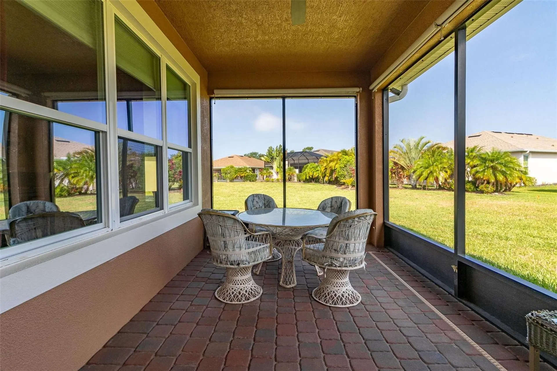 677 Via Corso Court Kissimmee FL 34759