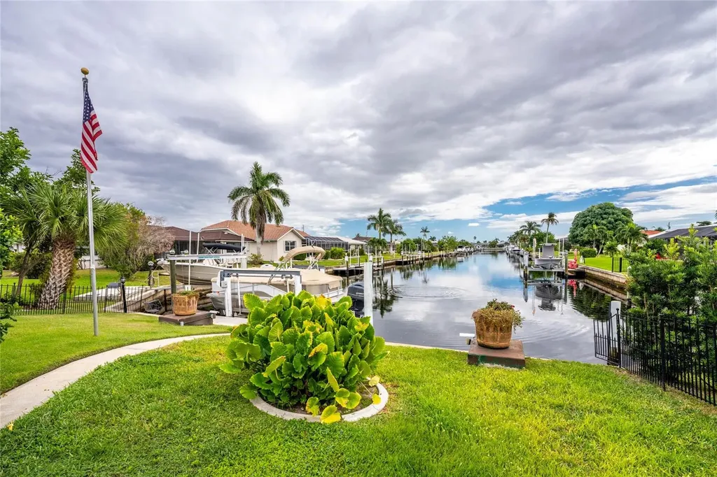 740 Via Esplanade Punta Gorda FL 33950