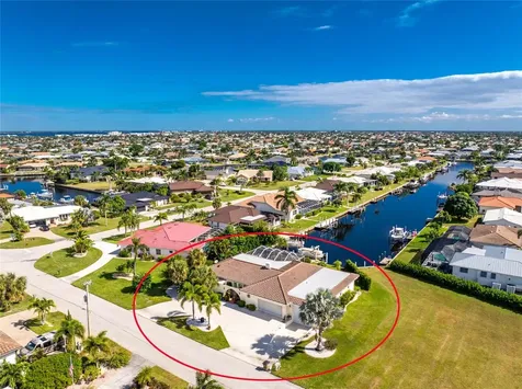 740 Via Esplanade Punta Gorda FL 33950