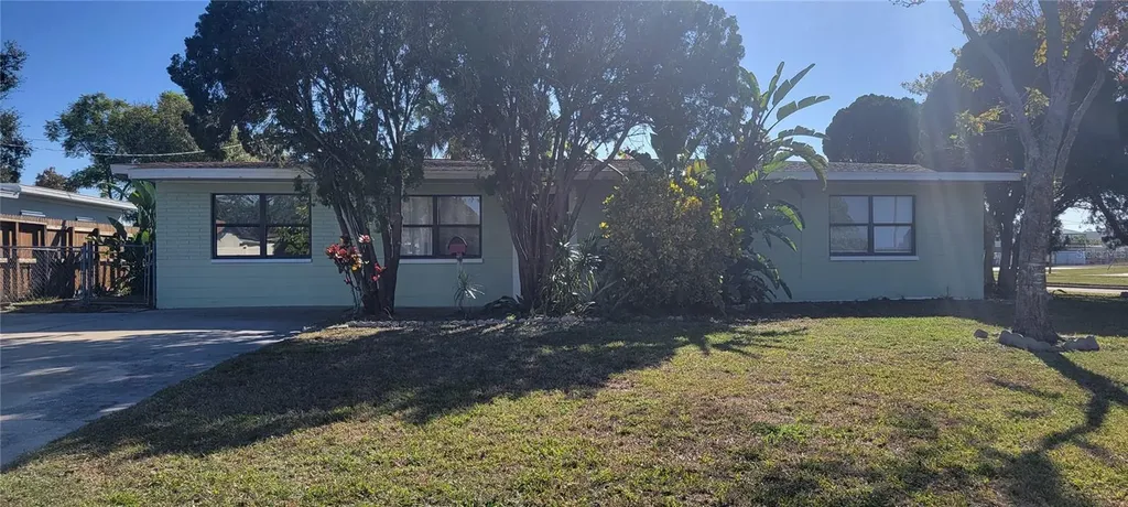 1790 75th Avenue N St Petersburg FL 33702