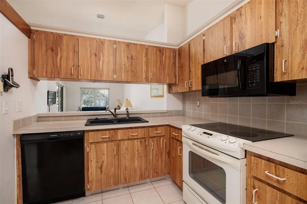 216 Sun Vista Ct S Treasure Island FL 33706