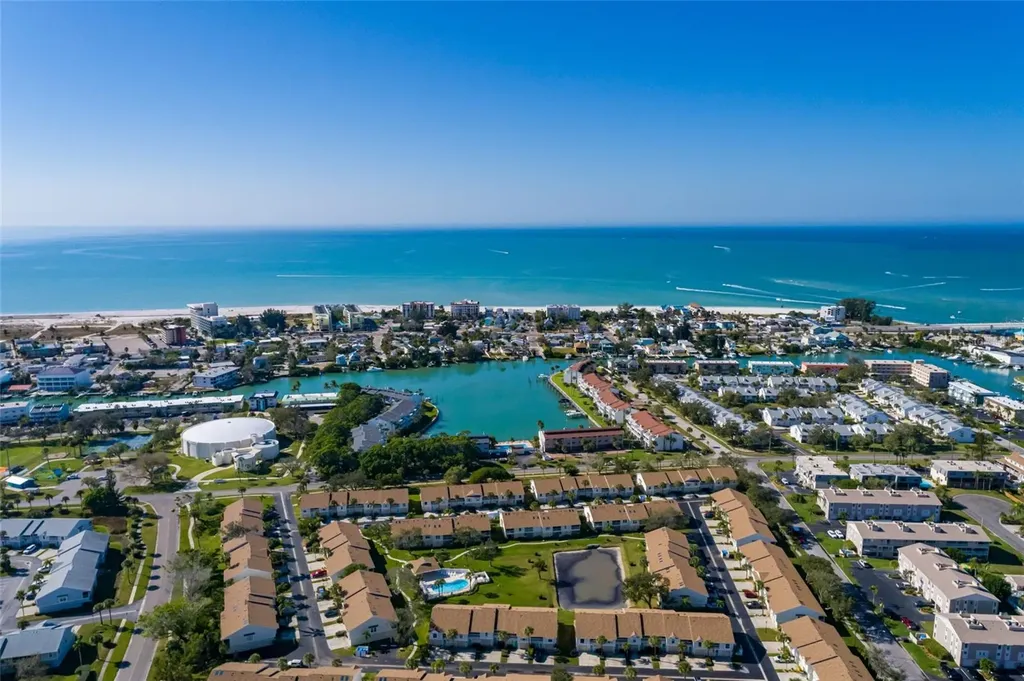216 Sun Vista Ct S Treasure Island FL 33706