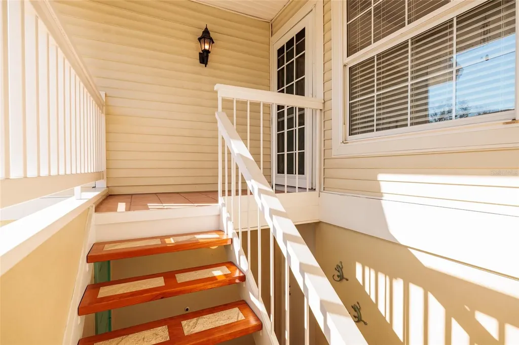 216 Sun Vista Ct S Treasure Island FL 33706
