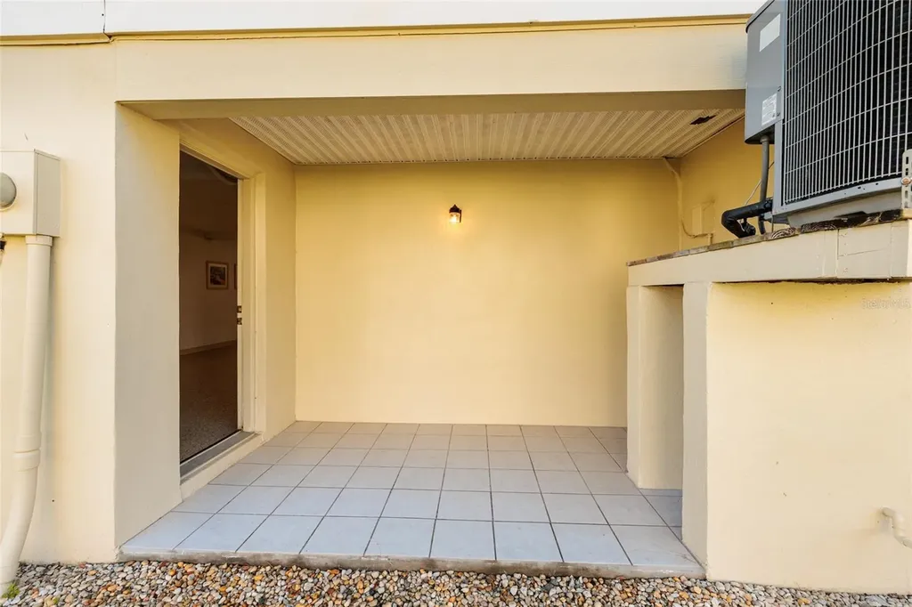 216 Sun Vista Ct S Treasure Island FL 33706