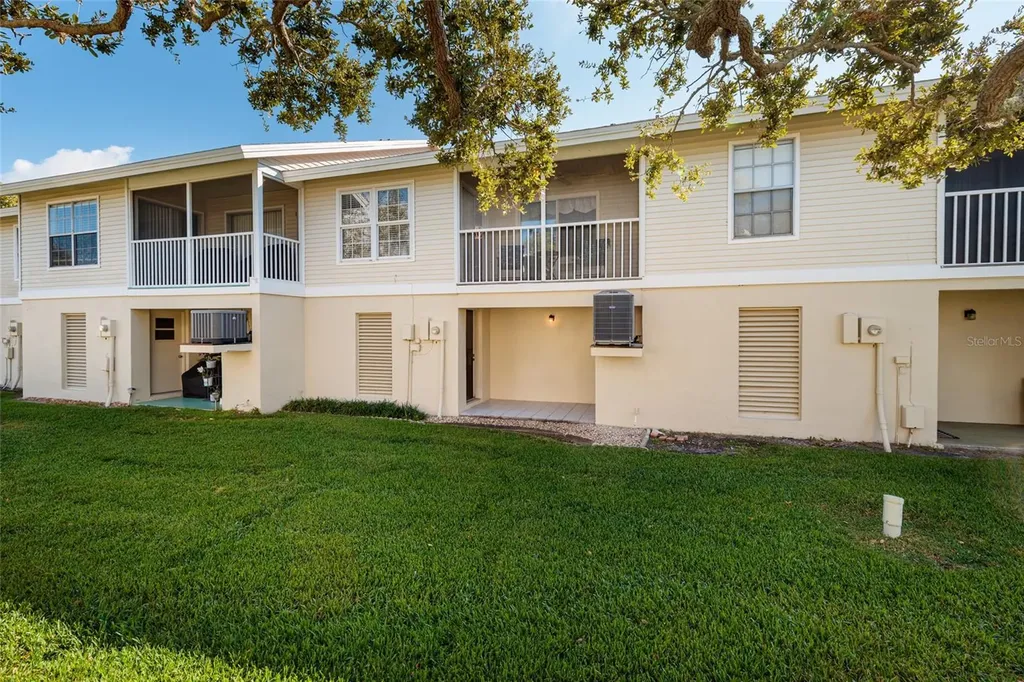 216 Sun Vista Ct S Treasure Island FL 33706