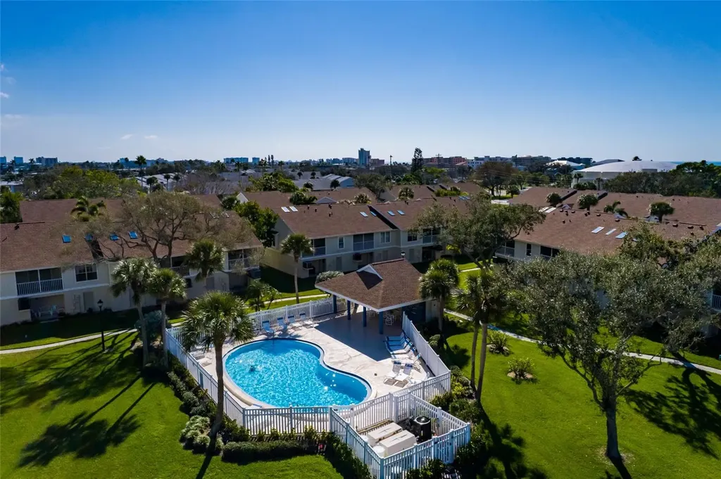 216 Sun Vista Ct S Treasure Island FL 33706