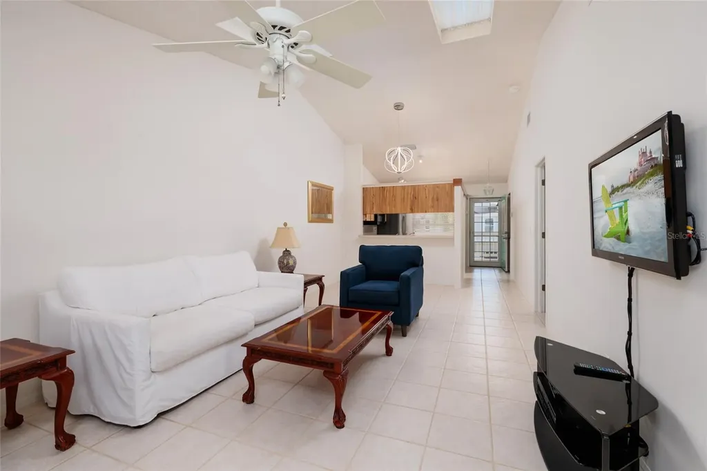 216 Sun Vista Ct S Treasure Island FL 33706
