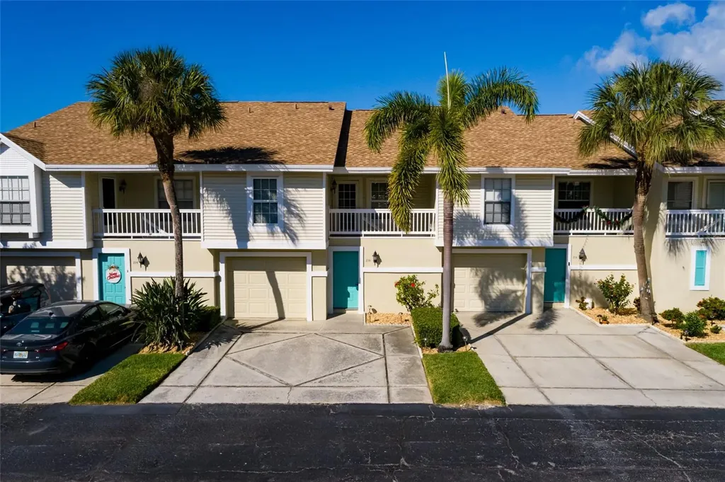 216 Sun Vista Ct S Treasure Island FL 33706