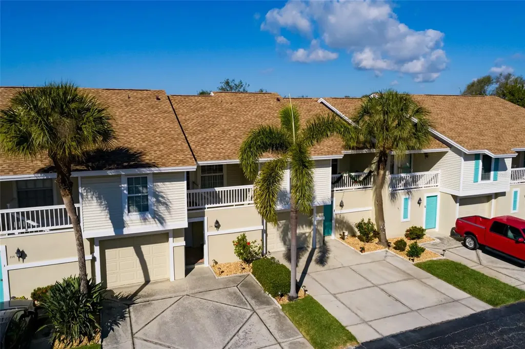 216 Sun Vista Ct S Treasure Island FL 33706