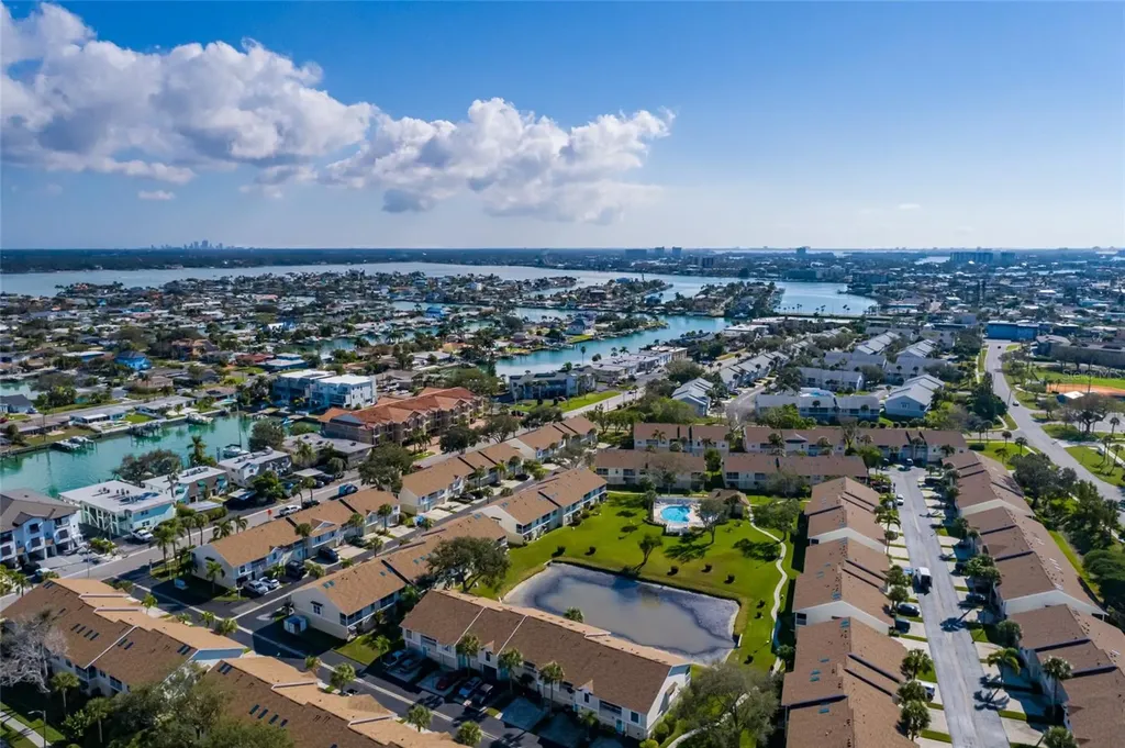 216 Sun Vista Ct S Treasure Island FL 33706