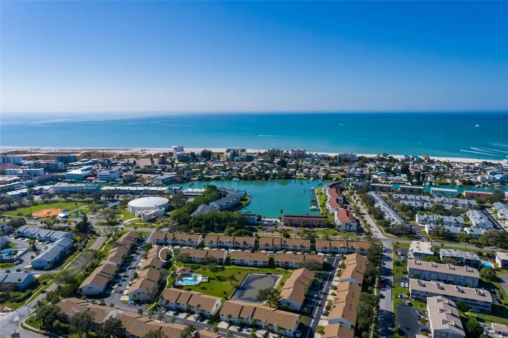 216 Sun Vista Ct S Treasure Island FL 33706