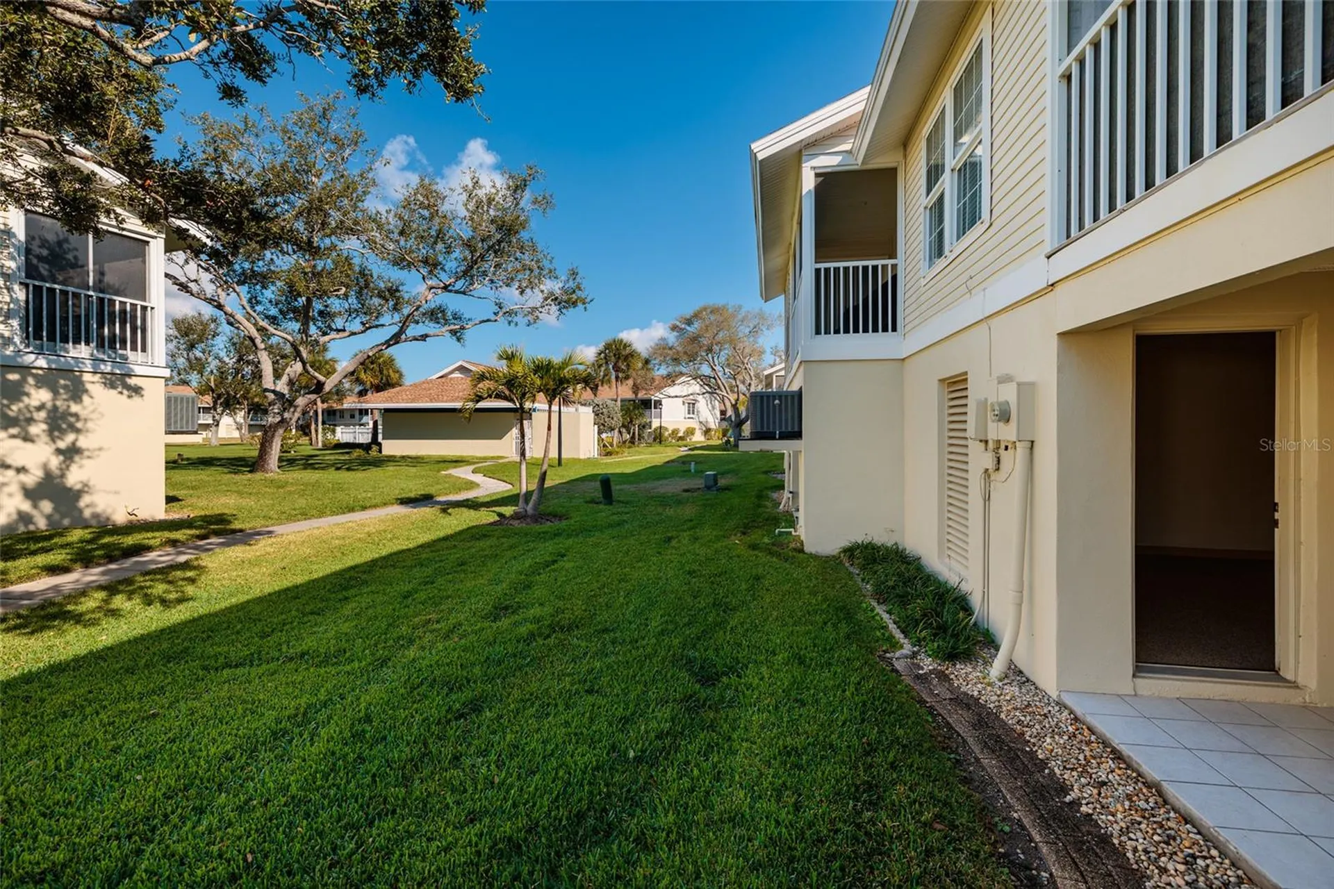 216 Sun Vista Ct S Treasure Island FL 33706