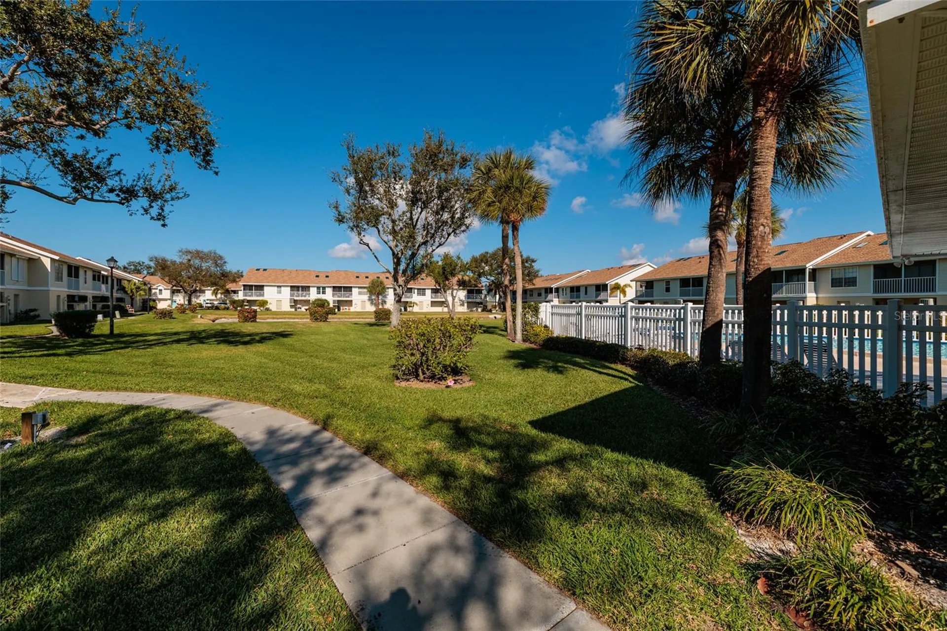 216 Sun Vista Ct S Treasure Island FL 33706