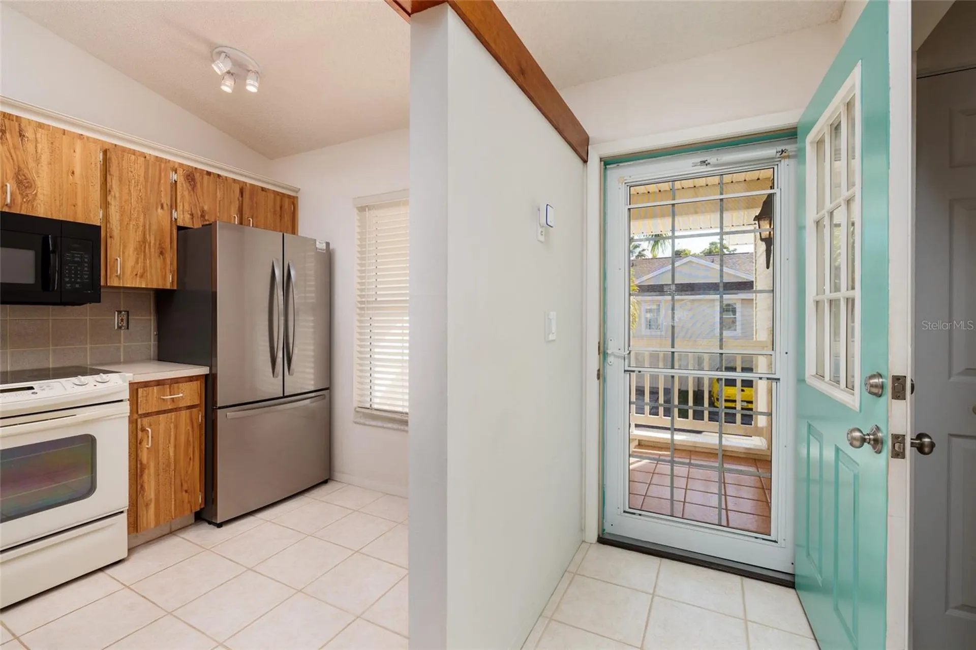 216 Sun Vista Ct S Treasure Island FL 33706