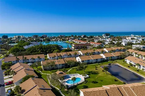216 Sun Vista Ct S Treasure Island FL 33706