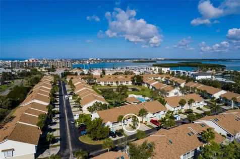 216 Sun Vista Ct S Treasure Island FL 33706