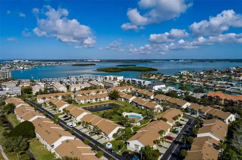 216 Sun Vista Ct S Treasure Island FL 33706