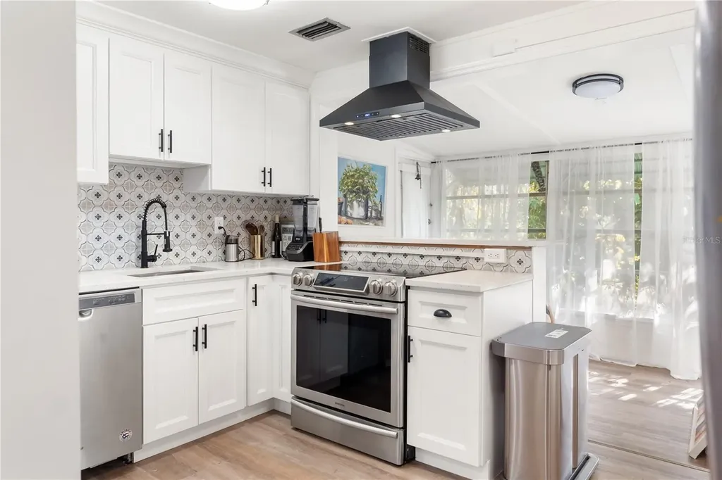 4105 Rockefeller Avenue Sarasota FL 34231