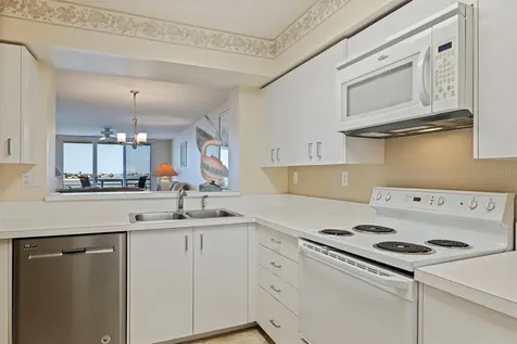 6105 Bahia Del Mar Circle St Petersburg FL 33715