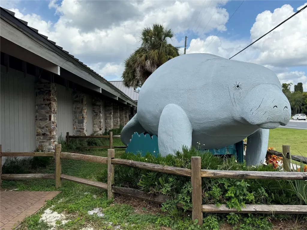 326 W Homeway Loop Citrus Springs FL 34434