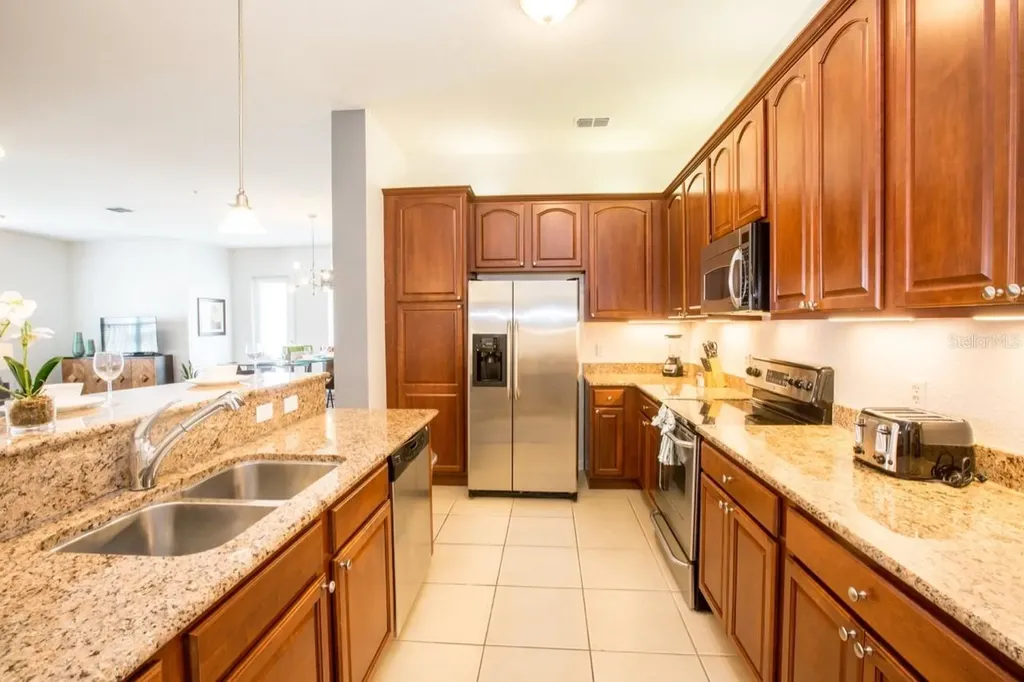 5049 Shoreway Loop Orlando FL 32819
