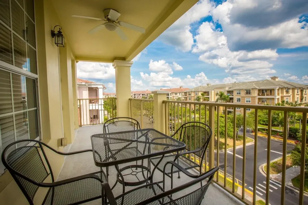 5049 Shoreway Loop Orlando FL 32819