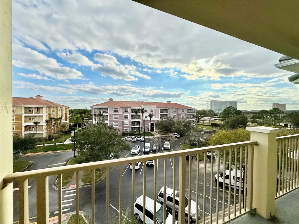 5049 Shoreway Loop Orlando FL 32819