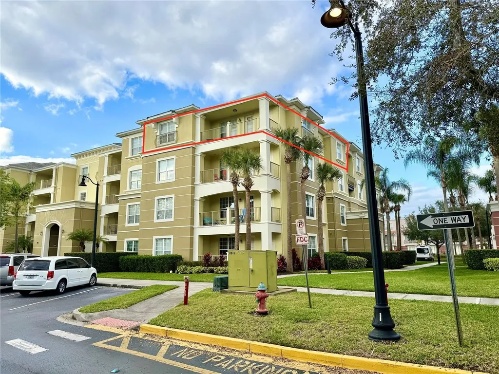5049 Shoreway Loop Orlando FL 32819