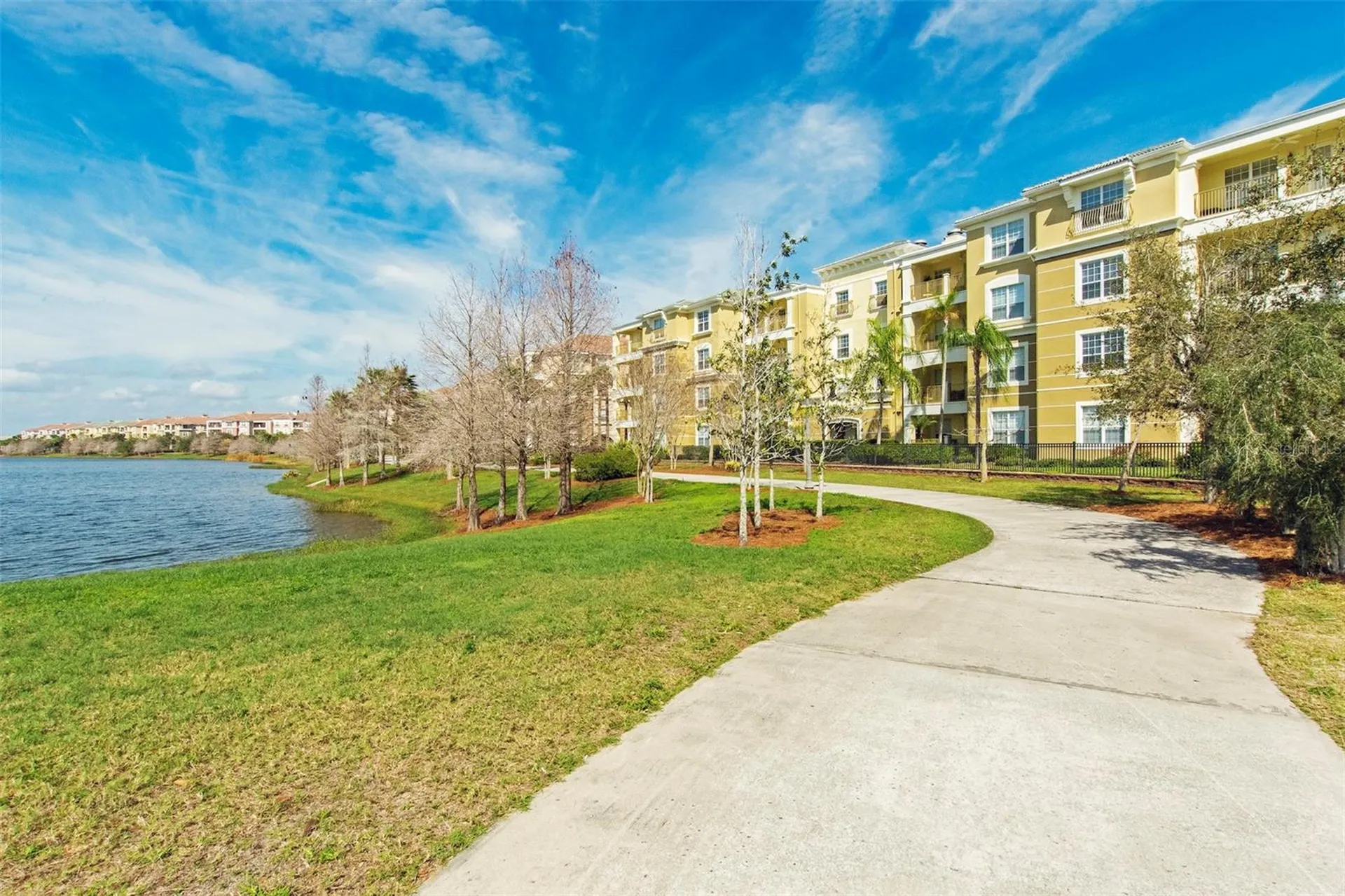 5049 Shoreway Loop Orlando FL 32819
