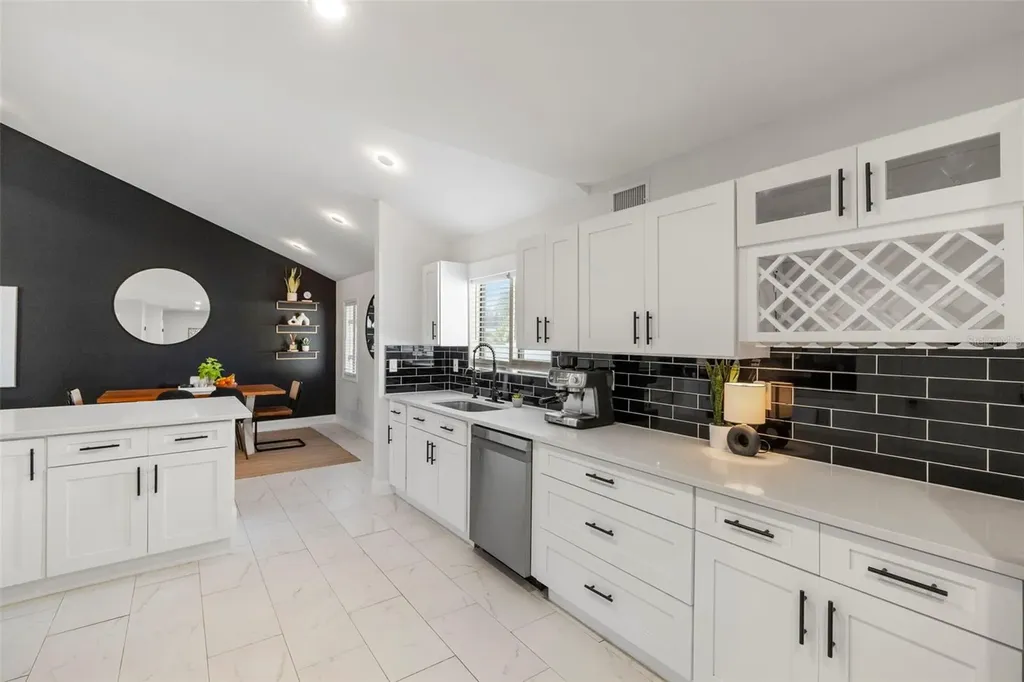 1008 Michigan Boulevard Dunedin FL 34698