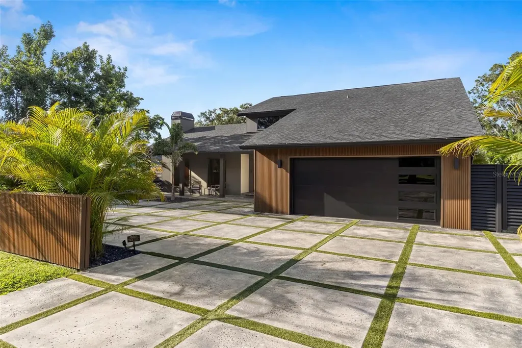1008 Michigan Boulevard Dunedin FL 34698