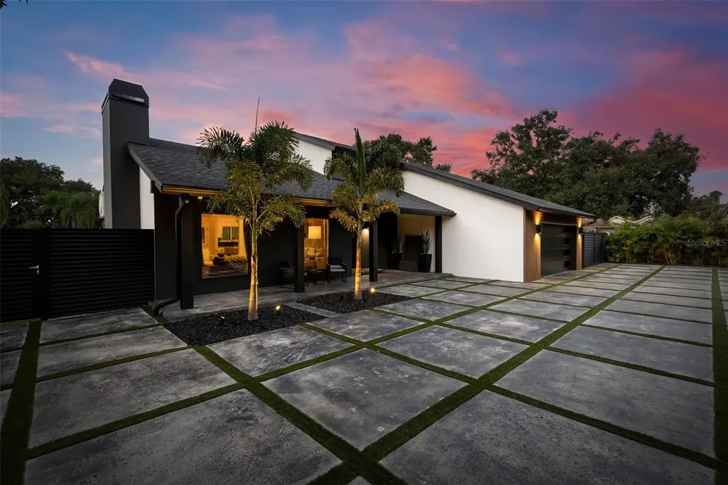1008 Michigan Boulevard Dunedin FL 34698