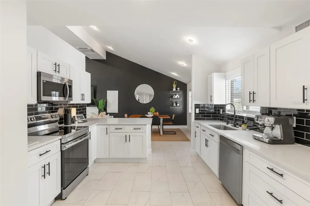 1008 Michigan Boulevard Dunedin FL 34698
