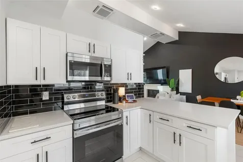 1008 Michigan Boulevard Dunedin FL 34698