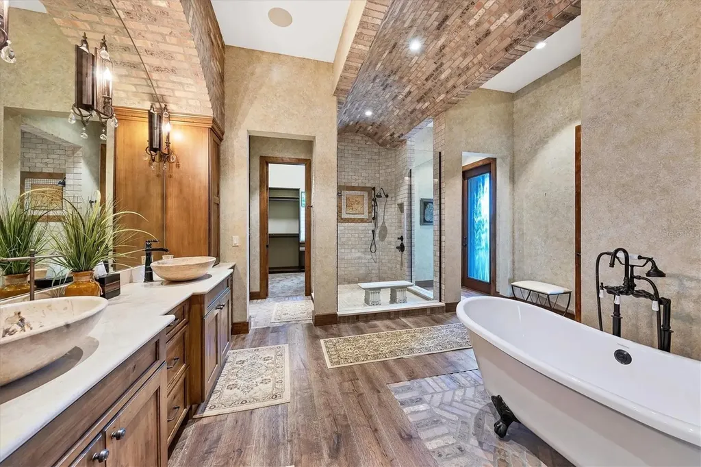 315 S Shore Drive Sarasota FL 34234