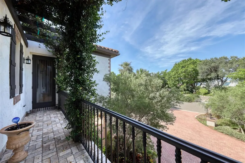 315 S Shore Drive Sarasota FL 34234