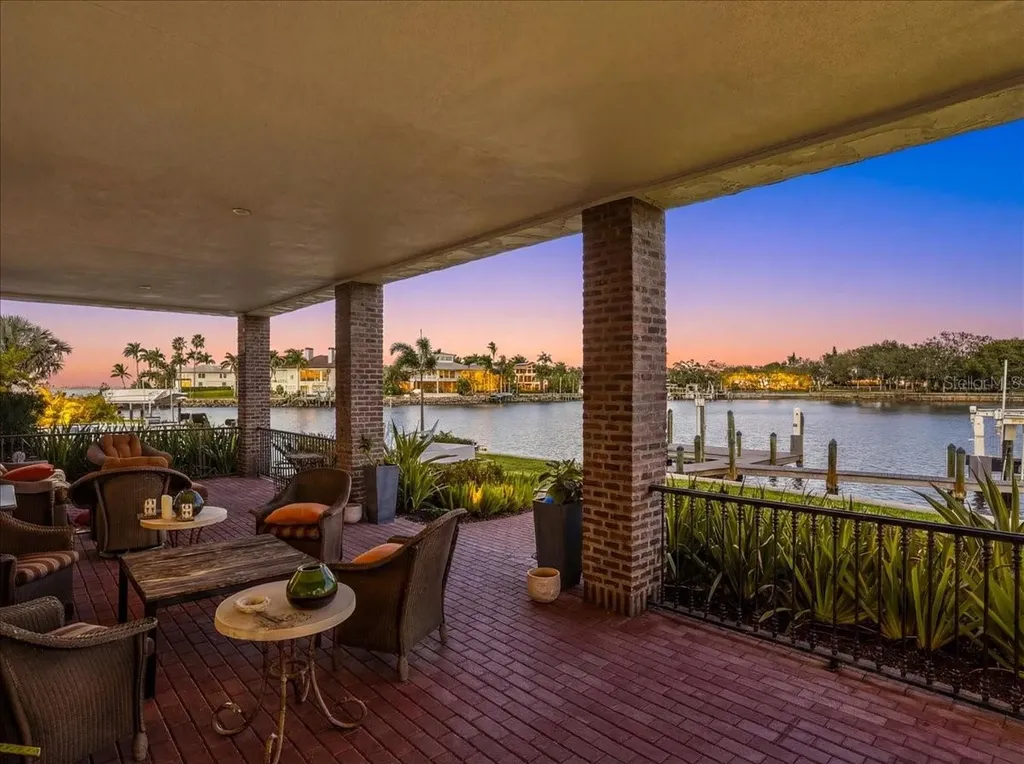 315 S Shore Drive Sarasota FL 34234