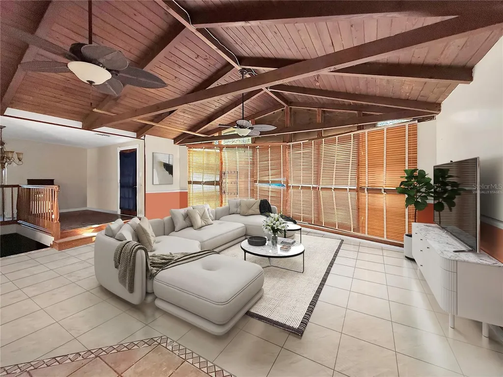 1631 Plaza Place Tarpon Springs FL 34689
