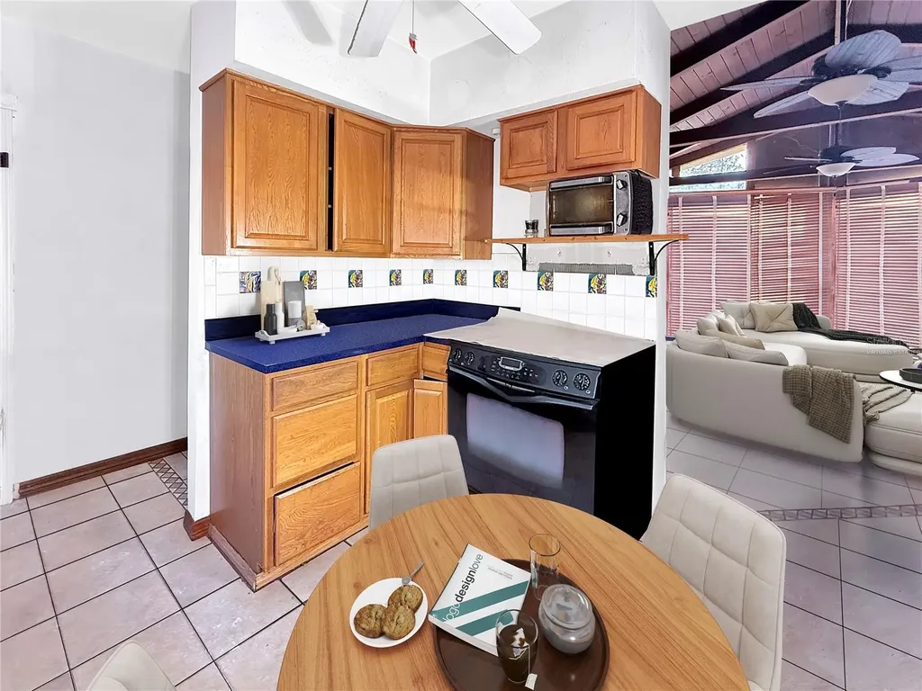 1631 Plaza Place Tarpon Springs FL 34689