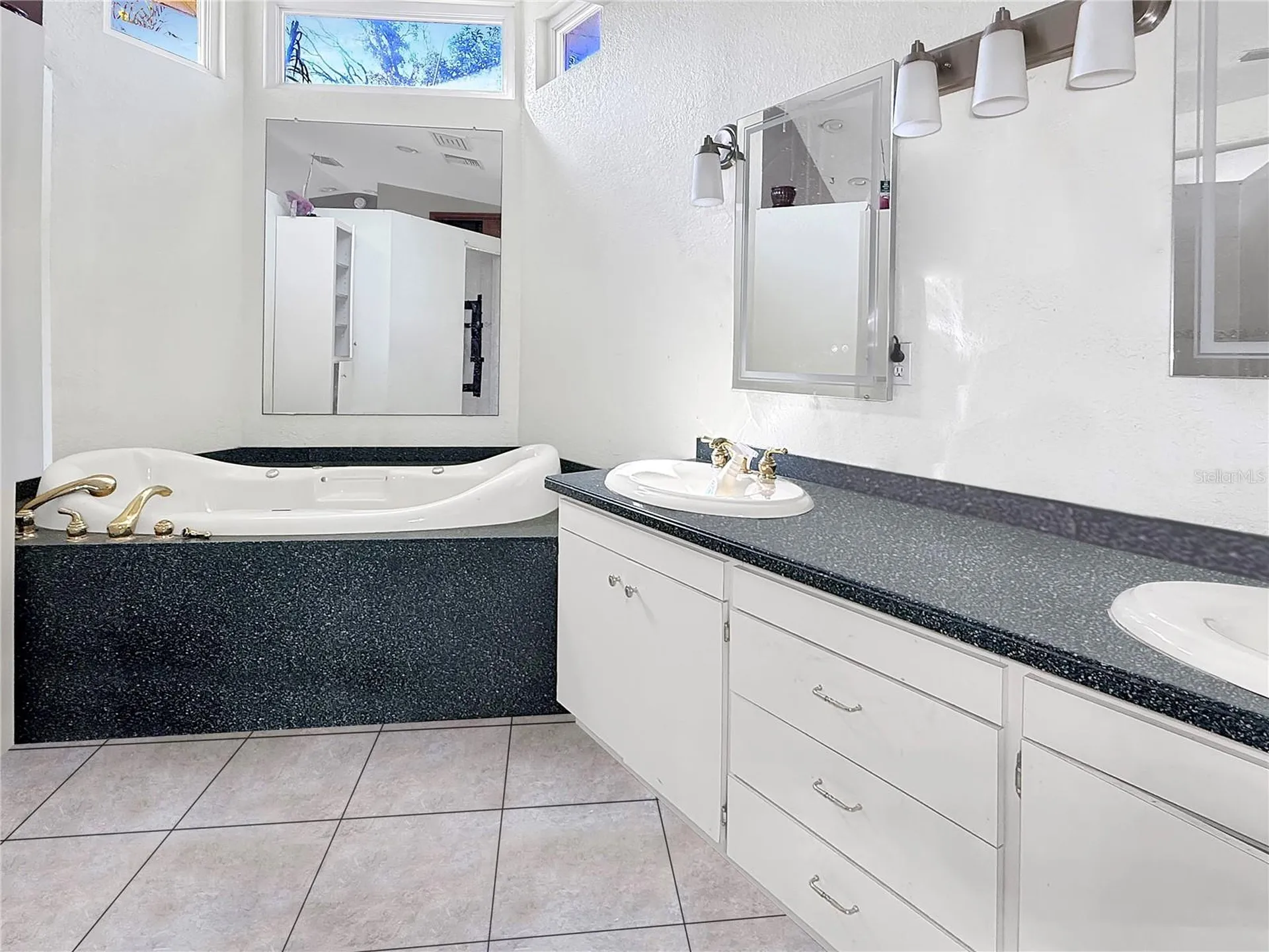 1631 Plaza Place Tarpon Springs FL 34689