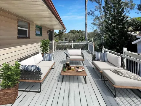 1631 Plaza Place Tarpon Springs FL 34689