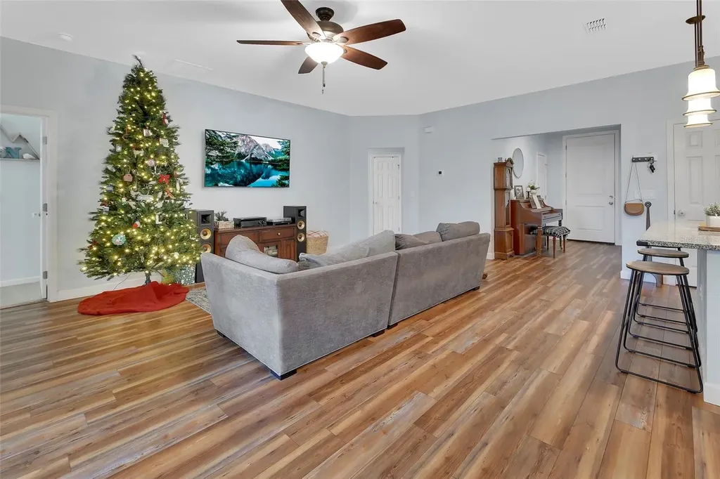 1635 6th Avenue Deland FL 32724