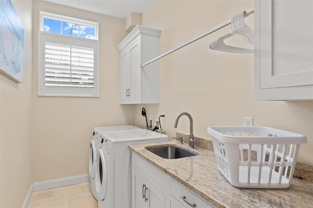 1021 Crescent Street Sarasota FL 34242