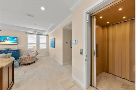 1021 Crescent Street Sarasota FL 34242