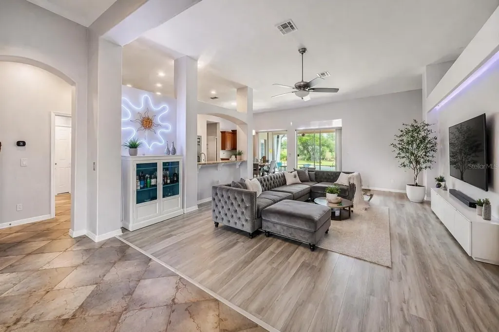 1017 Majestic Oak Drive Apopka FL 32712