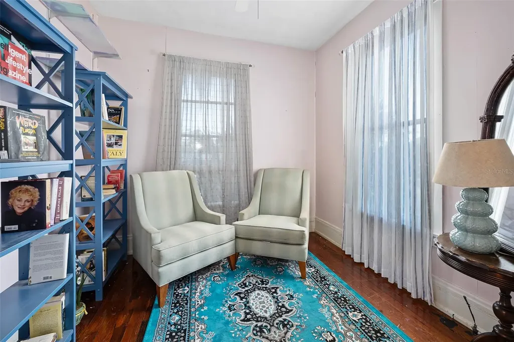 228 W Howry Avenue Deland FL 32720