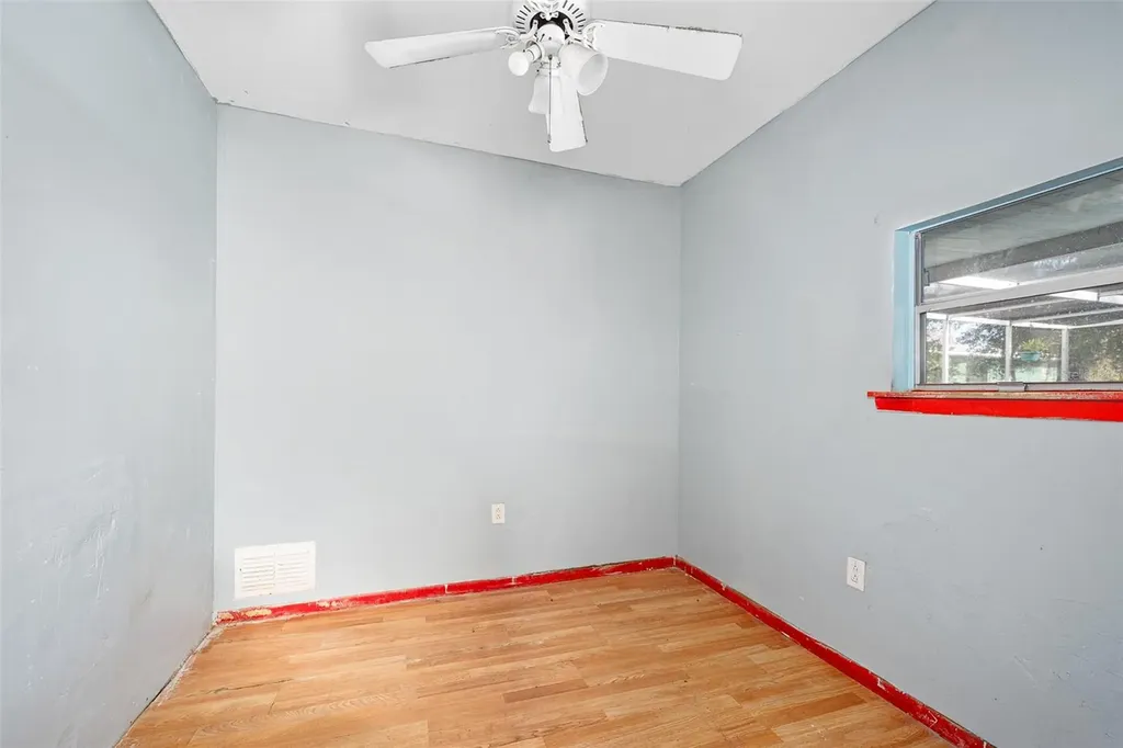 228 W Howry Avenue Deland FL 32720