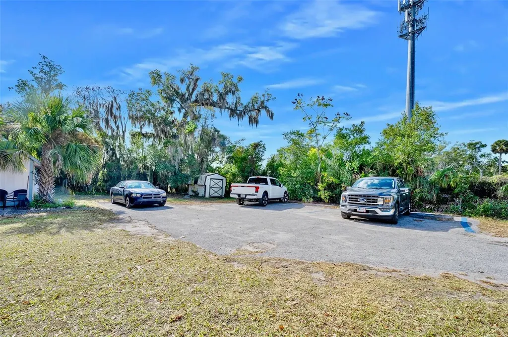 228 W Howry Avenue Deland FL 32720